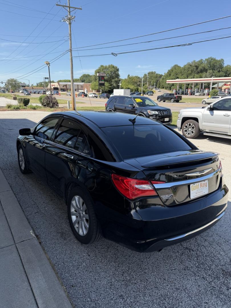 2013 Black /Black Leather Interior Chrysler 200 Limited (1C3CCBCG7DN) with an 3.6L V6 DOHC 24V FFV engine, 6-Speed Automatic transmission, located at 1633 W Kimberly, Davenport, IA, 52806, (563) 323-5341, 41.559456, -90.598732- Photo#4